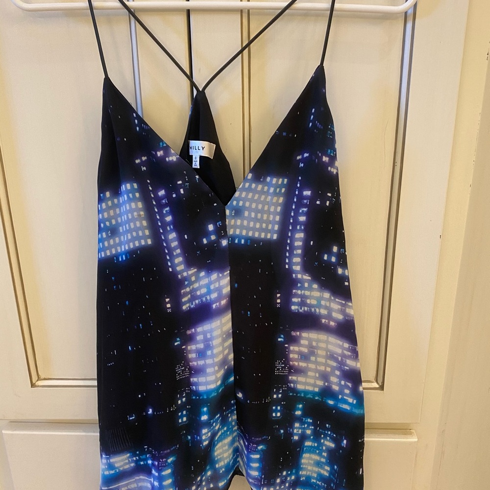 Milly V tank size 0. Like new condition.